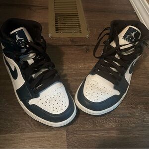 Armory navy Jordan 1 mid size 8 mens.
